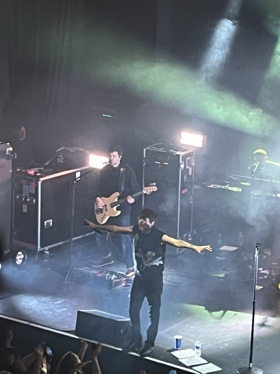 Louis on top form tonight ❤️