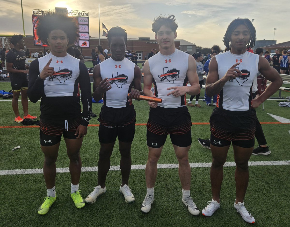 Coach Tucker - Haltom (@coach_jwtucker) on Twitter photo 4x100 gets 3rd in Aledo! 
#AthletesRun #HaltomFamily 4x100 gets 3rd in Aledo! 
#AthletesRun #HaltomFamily