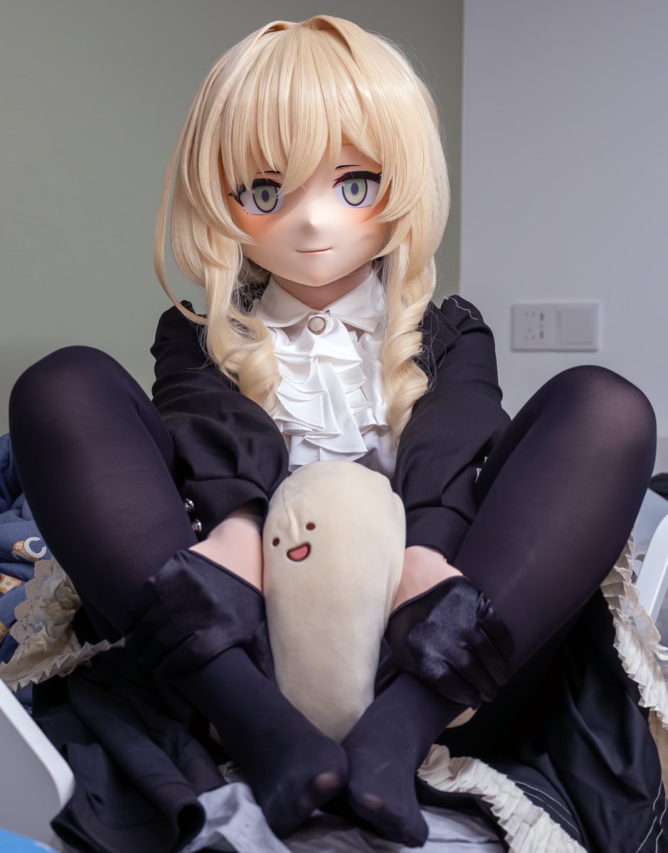 可怜的章鱼丸子被教授玩弄于股掌之间
#kigurumi #BlueArchive #ニヤニヤ教授