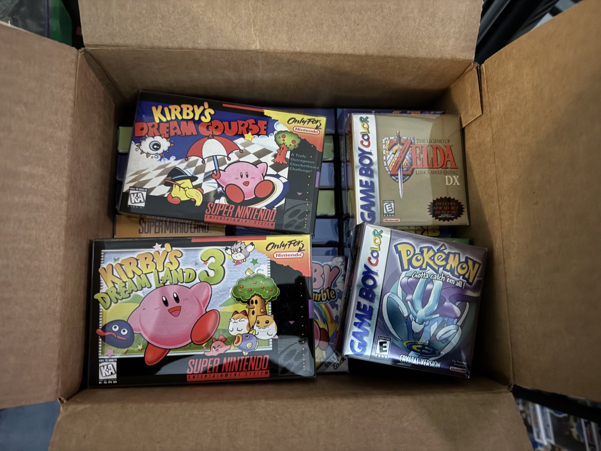 SuperGirlKels's tweet image. EEEEEE MY @MiniBoxGaming64 ARE HERE!!!!!!! 😭😭💙💙💙💙💙