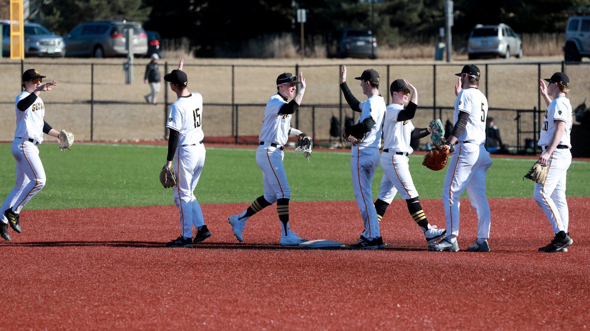 Gustavus Athletics (@gustieathletics) on Twitter photo The <a href="/GustieBaseball/">Gustavus Baseball</a> bats erupted for 17 hits in a 14-9 win over Bethany Lutheran, improving to 6-0
Recap: gogusties.com/news/2025/3/6/…
#GoGusties | #d3baseball The <a href="/GustieBaseball/">Gustavus Baseball</a> bats erupted for 17 hits in a 14-9 win over Bethany Lutheran, improving to 6-0
Recap: gogusties.com/news/2025/3/6/…
#GoGusties | #d3baseball