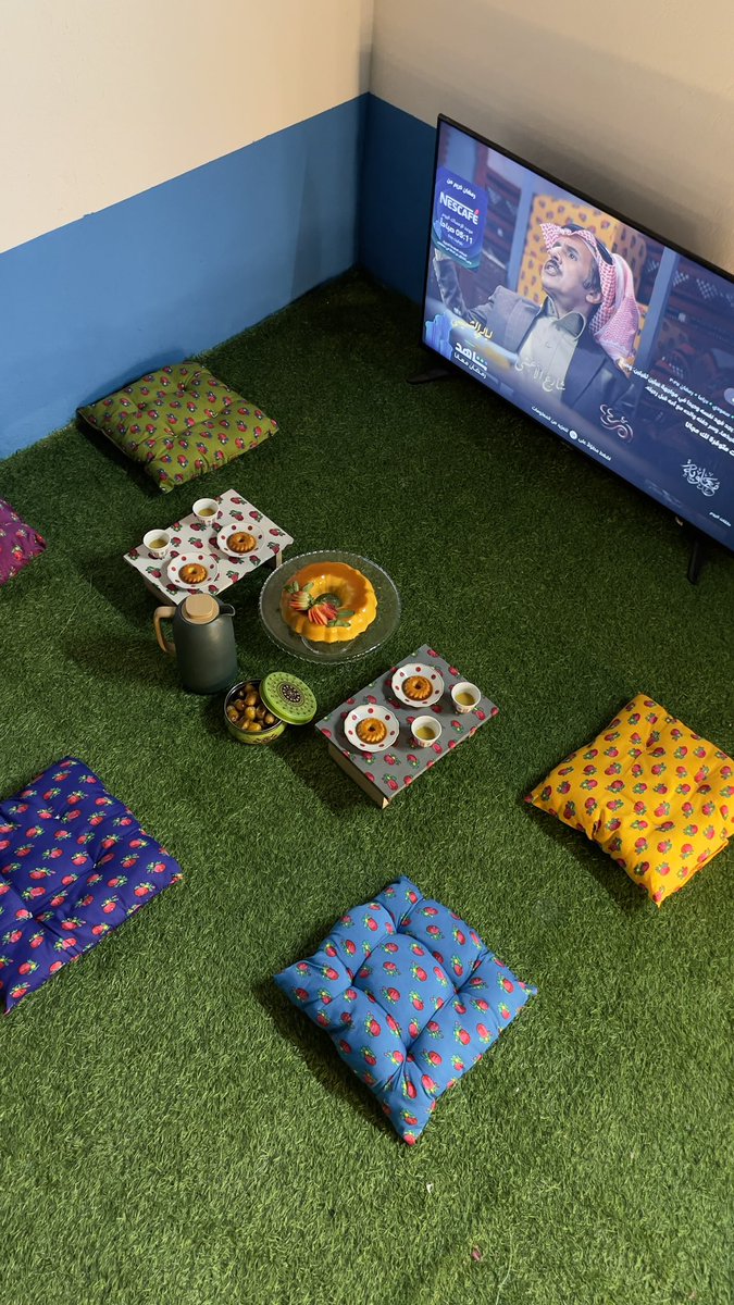 "وكأن الحياة في رمضان تُزهر"