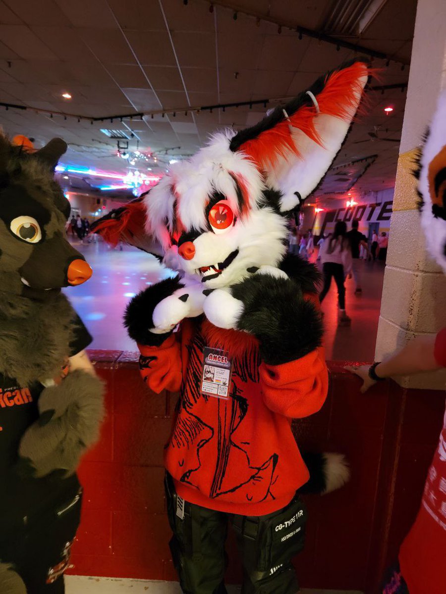 AngelTheFennec's tweet image. Hiya! My names Angel!
‼️minors DNI will have suggestive artwork here & there and will be talking bout mature content‼️
Pronouns: He/They
❤️Taken by Raven❤️
Multi-suiter
420 friendly
Genderfluid Pansexual
Canadian🇨🇦
