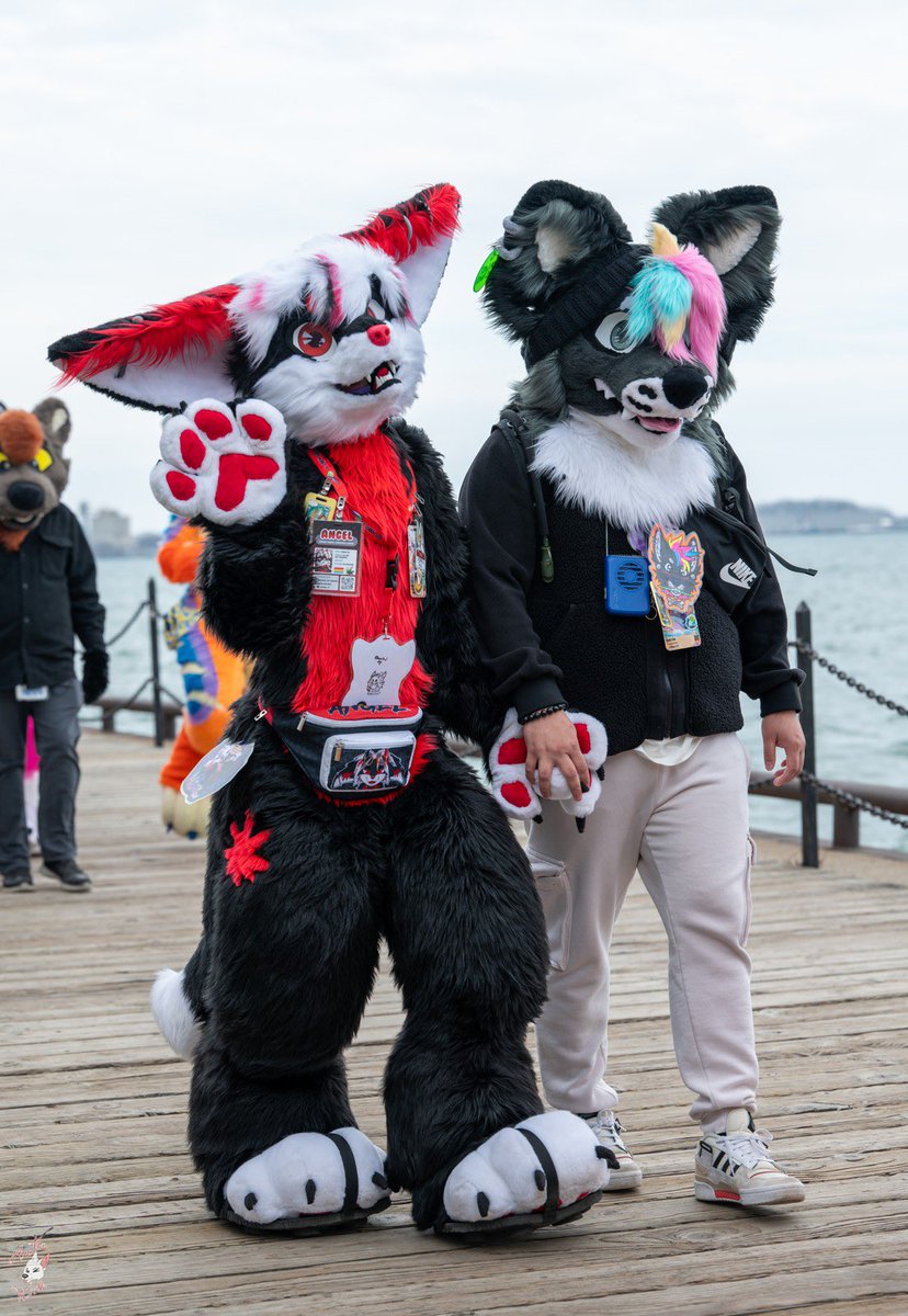 AngelTheFennec's tweet image. Hiya! My names Angel!
‼️minors DNI will have suggestive artwork here & there and will be talking bout mature content‼️
Pronouns: He/They
❤️Taken by Raven❤️
Multi-suiter
420 friendly
Genderfluid Pansexual
Canadian🇨🇦
