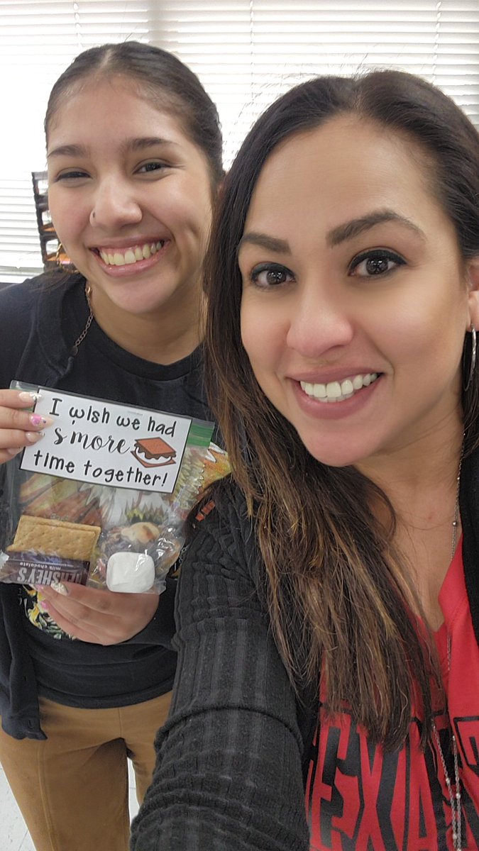 Magdalena Martinez (@mmartinez_mms) on Twitter photo Best of luck to our Student Teacher, Amelia, who is off to great 🎶🎵 adventures! Thank you so much for our treats. You'll be missed. 🙏 <a href="/Montwood_MS/">Dr. Melissa (Martinez) Saenz</a> <a href="/LAguirre_mms/">Laura Aguirre</a> <a href="/vherrera_mms/">Veronica Herrera</a> Best of luck to our Student Teacher, Amelia, who is off to great 🎶🎵 adventures! Thank you so much for our treats. You'll be missed. 🙏 <a href="/Montwood_MS/">Dr. Melissa (Martinez) Saenz</a> <a href="/LAguirre_mms/">Laura Aguirre</a> <a href="/vherrera_mms/">Veronica Herrera</a>