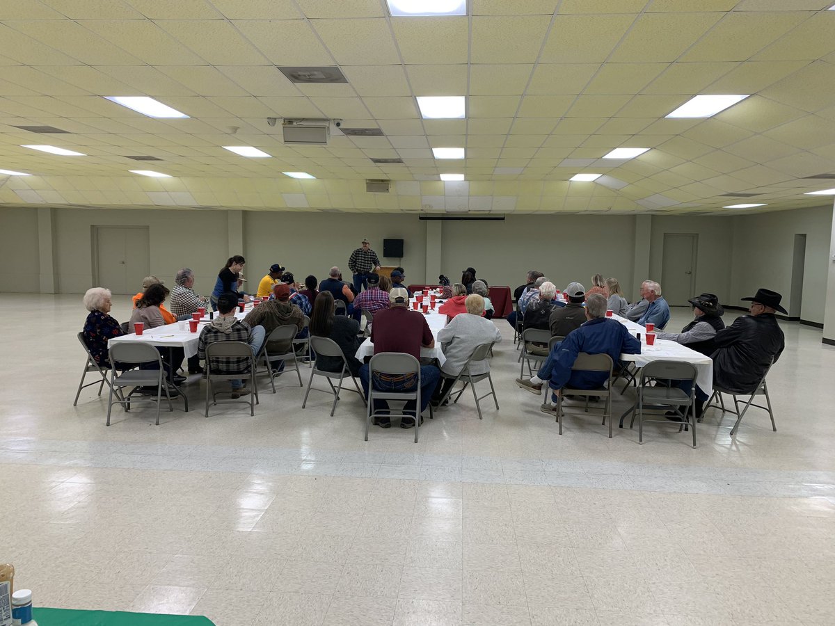 CalhounCoExt's tweet image. Great program tonight at the Calhoun Beef producers meeting. We discussed cattle breeding programs and timing of calving. #MSUext