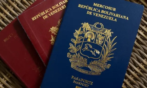 #6Mar #Trámites #Pasaporte 
El Saime actualizó los costos de los pasaportes ordinario y habilitado, cuyos montos varían según la edad y el tipo de trámite.

📌 Pasaporte ordinario:
3 meses a 3 años: $120
3 años a 17 años: $164
Mayores de 18 años: $216

📌 Pasaporte habilitado