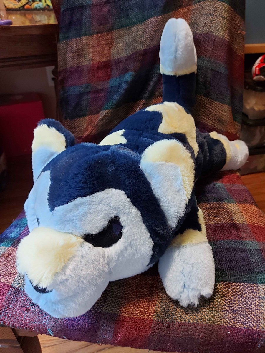rowbowss's tweet image. This Saturday and Sunday I will be selling at @VancouFUR !!
Many things for sale come and get them while supplies lasts!!
#vancoufur2025