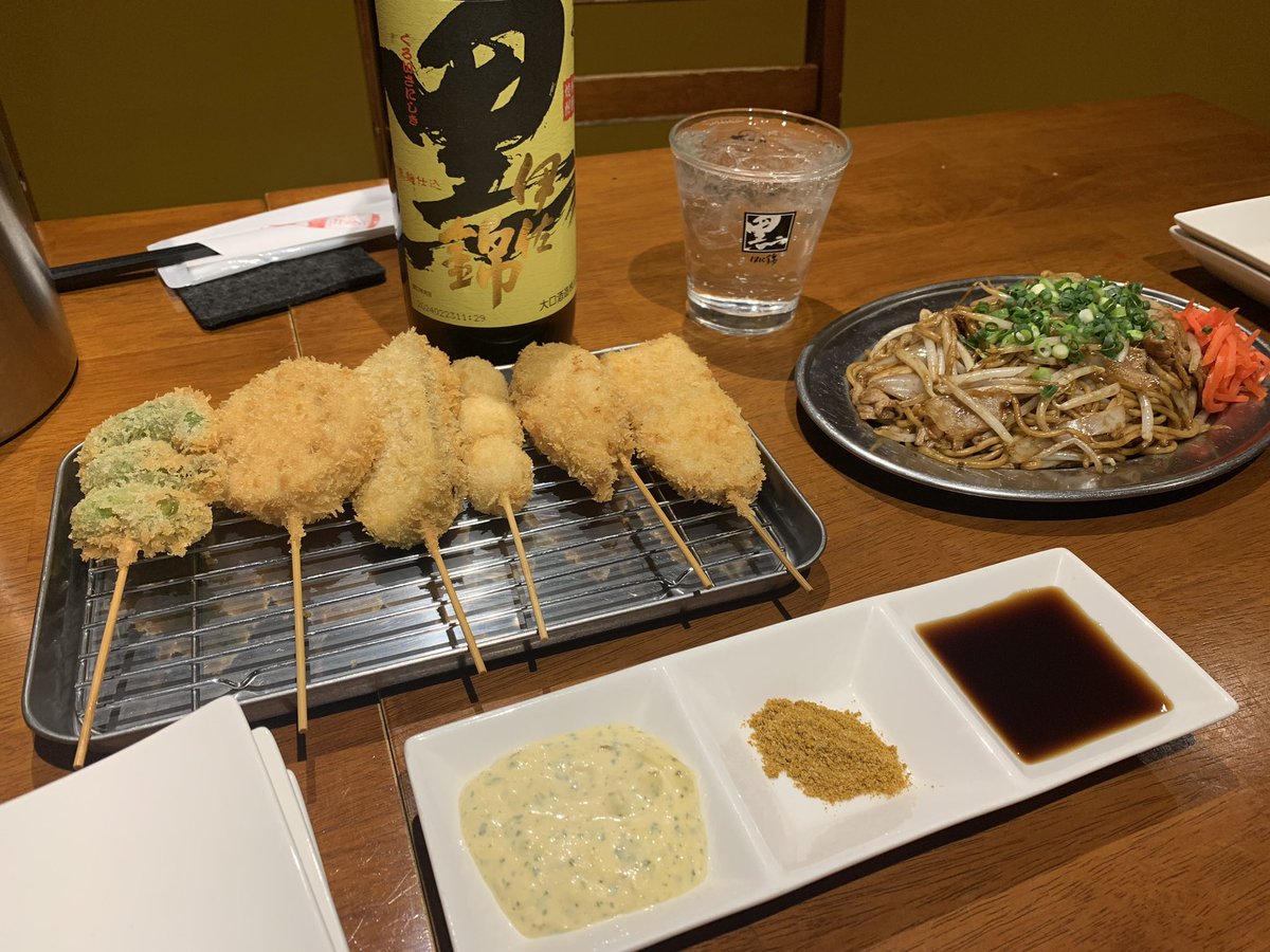 rkbr_info's tweet image. ／
本日20時は #RKBラジオ
『 #今宵もくろいさ 』！🍶
＼

福岡には美味しい料理屋がいっぱい！
この番組は、吉本興業の #田中健二 さんが
黒伊佐錦と食事を楽しむ番組です。

今回訪れたお店は、福岡市中央区清川にある
パブリック酒場「 #清川ゴールデン 」。

しずる感満載のラジオ、…