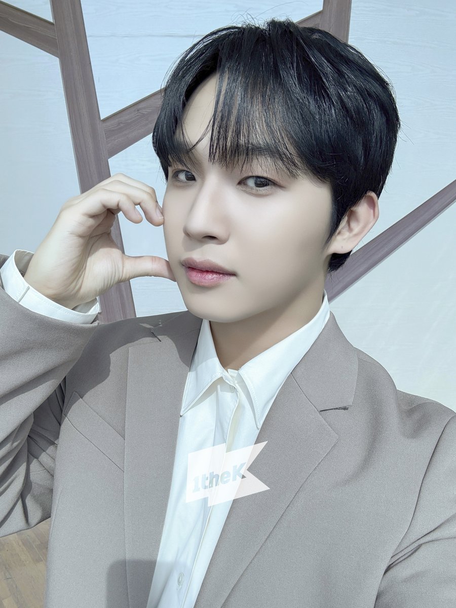 #비투비 는 머리 감을 때 린스 할 필요 없겠네.
이미 프린스 잖아.🤴🌟
#BTOB #LOVETODAY #야외녹음실 
<a href="/BTOBCOMPANY/">BTOB COMPANY</a>

#Beyond_the_Studio 👉 youtu.be/4wczW92omww