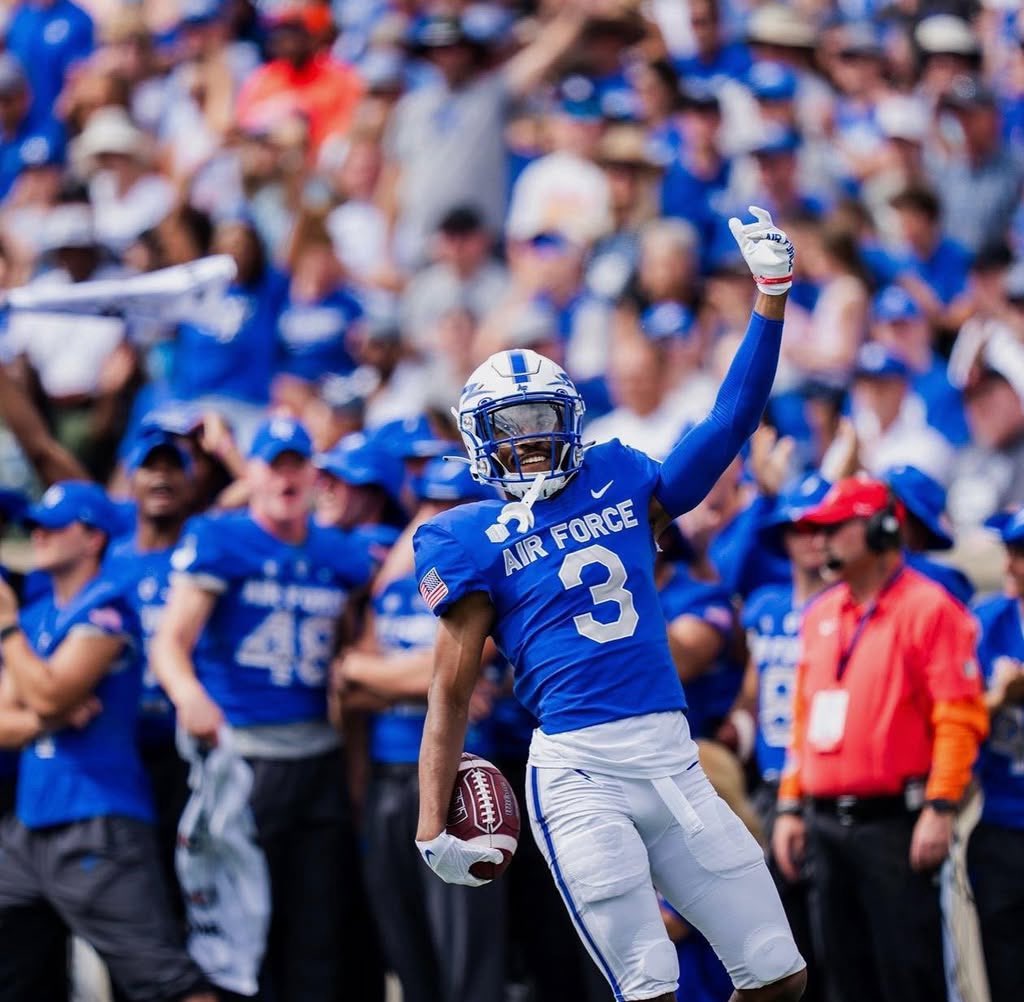 #AGTG After a great conversation with <a href="/CoachLobotzke/">Steed Lobotzke</a> im am very blessed to receive an offer from <a href="/AF_Football/">Air Force Football</a> !! <a href="/Coach_LaFavers/">Rick LaFavers</a> <a href="/RPHS_FB/">Ridge Point Football</a> <a href="/CoachKScholz/">Kevin Scholz</a>