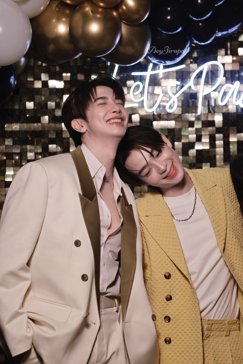 ffsiint's tweet image. เป็นเพราะโลกมันเอียงใช่รึเปล่าาาา !!!

#ITSSKINxMaxkyBasParty
#แม็กกี้บาส
#maxkybas
#6CODE