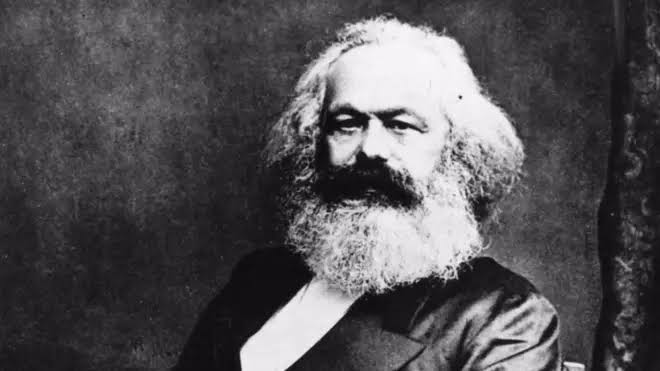 İşçi sınıfının büyük önderi Karl Marx'ı ölümünün 142. yılında saygıyla anıyoruz. 
"Adı yüzyıllar boyu yaşayacak, yapıtı da!"
#KarlMarx 
#Marx