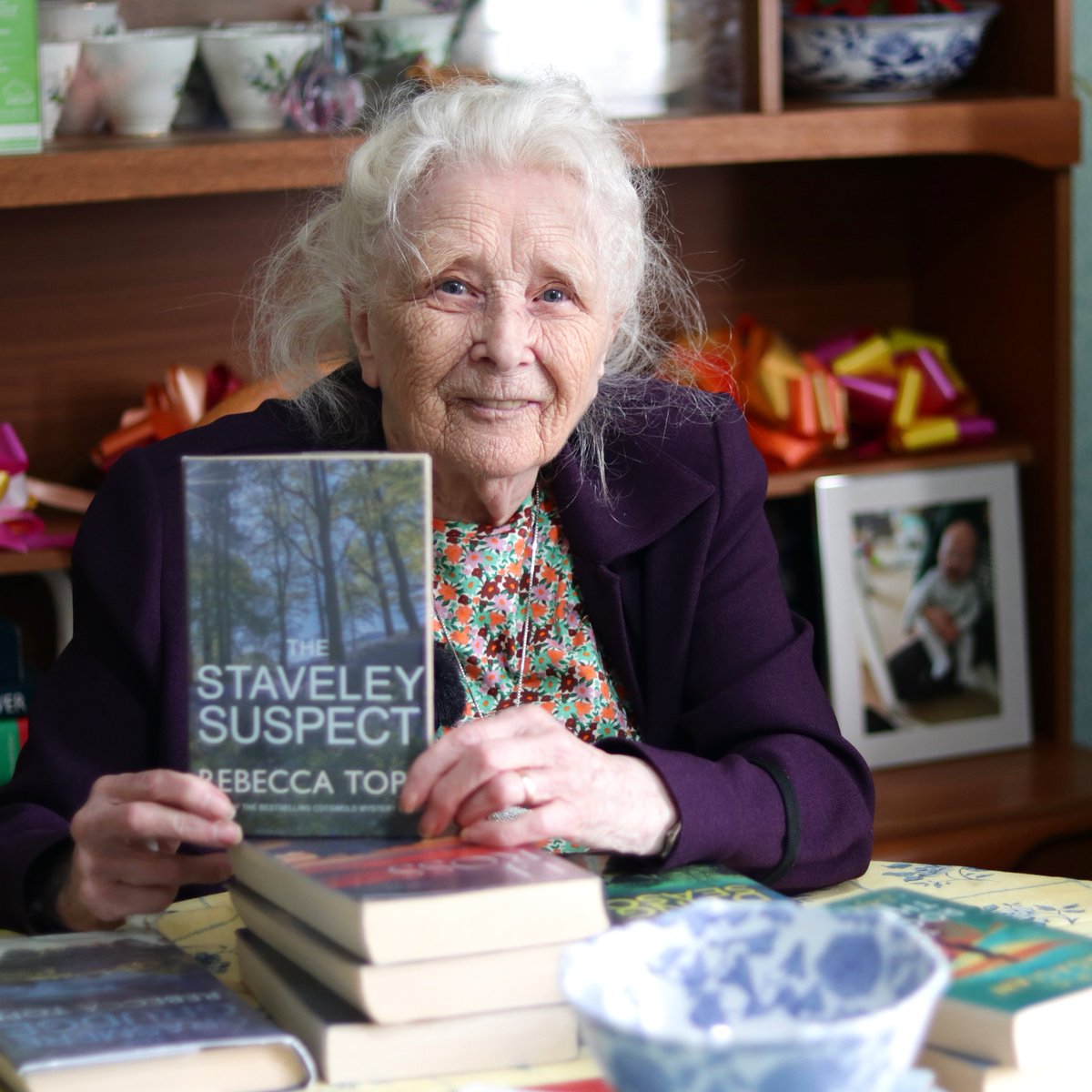 kentlibraries's tweet image. Do you know anyone who loves reading but is unable to visit the library? Our #HomeLibraryService volunteers deliver books to those who find it hard to visit the #library in person.

This free service is available to anyone who needs it. Apply at kent.gov.uk/leisure-and-co… 📕#BookTwt