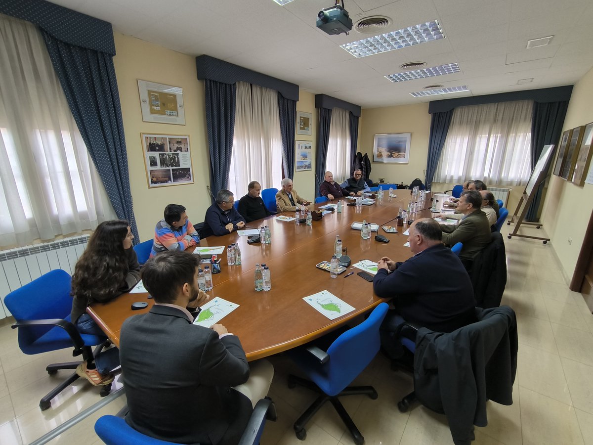 Hoy nos visita el Director de l'Agència Catalana de l'Aigua, Josep Lluis Armenter. Sesión de trabajo con los miembros de la Junta de Gobierno y Servicios del CAyC.