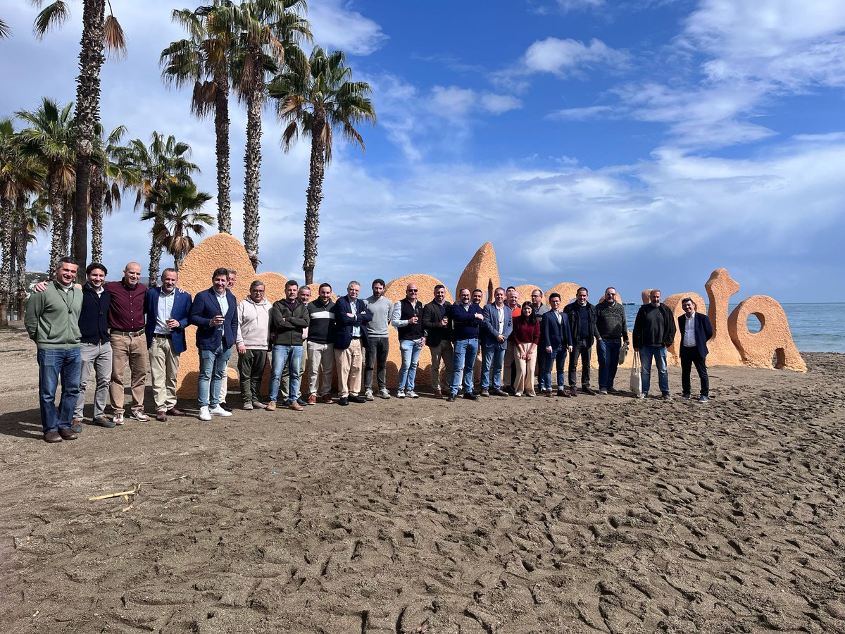 ¿Os encontráis en la primera foto? Ayer junto a nuestros partners del SUR nos lo pasamos genial y además, conocimos las novedades de Mago , <a href="/Jabra/">Josh Abraham</a> , <a href="/snom/">snom</a> <a href="/tplink_es/">TP-Link</a> ¡Madre mía qué arte! 

#Conectividad #UCC #WiFi #Switching #Integrador #B2B