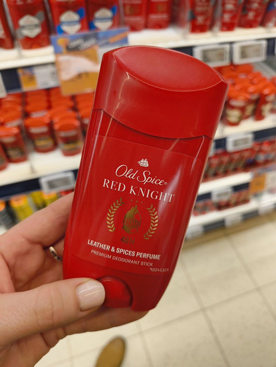 Ģībstu no šī aromāta! 
It's current year,gan jau dzimums nenomainīsies,ja pati šo sākšu lietot,kaut gan domāts puikām.