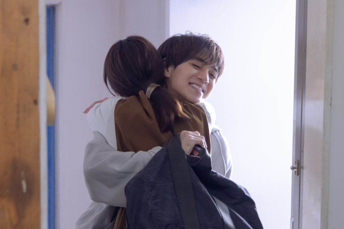 modelpress's tweet image. 【場面写真多数📸】
「ホンノウスイッチ」最終話❄

小和（#葵わかな）、聖（#宮近海斗）が知らない女性と実家に入っていく姿目撃⚡️

🔻あらすじ
mdpr.jp/photo/detail/1…

#TravisJapan #野波麻帆 #小島健 #Aぇǃgroup #ホンノウスイッチ #オシドラ