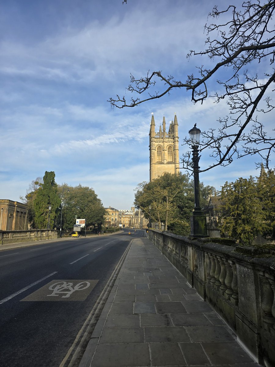 celtus's tweet image. Last weekend we had an unusal 18oC for this time of year.  Acted like a tourist in the city where I work.

This weekend we may have snow.  

#DayOff #Oxford #CityOfDreamingSpires #TheBodleian #MagdalenCollege #LazySunday #OxfordCity #England