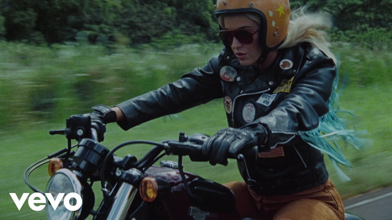 thumbnail-Harleys In Hawaii