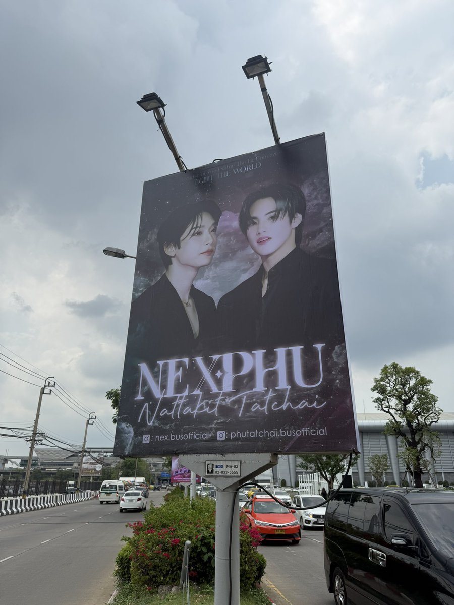 nexphuth's tweet image. มีใครหาทางเจอป้ายกันยาง อย่าลืมแวะไปชมกันน้า ใครที่หาทางเจอแล้วสามารถแวะ แชะ แชะ มาอวดกันได้ที่ #ReadySetNexPhuGo ถ่ายมาอวดกันเยอะๆน้า 👀🚎💚🩷✨

#NEXnattakit #PHUTATCHAI
#ReadySetNexPhuGo 
#BUS_LIGHTTHEWORLD