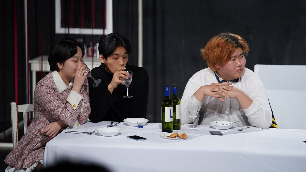 #호서예전 #연기예술계열 #방송·성우연기계열 2025학년도 신입생 환영공연 블랙 코미디의 정수 영화 '퍼펙트 스트레인저'를 각색한 연극 <위험한...