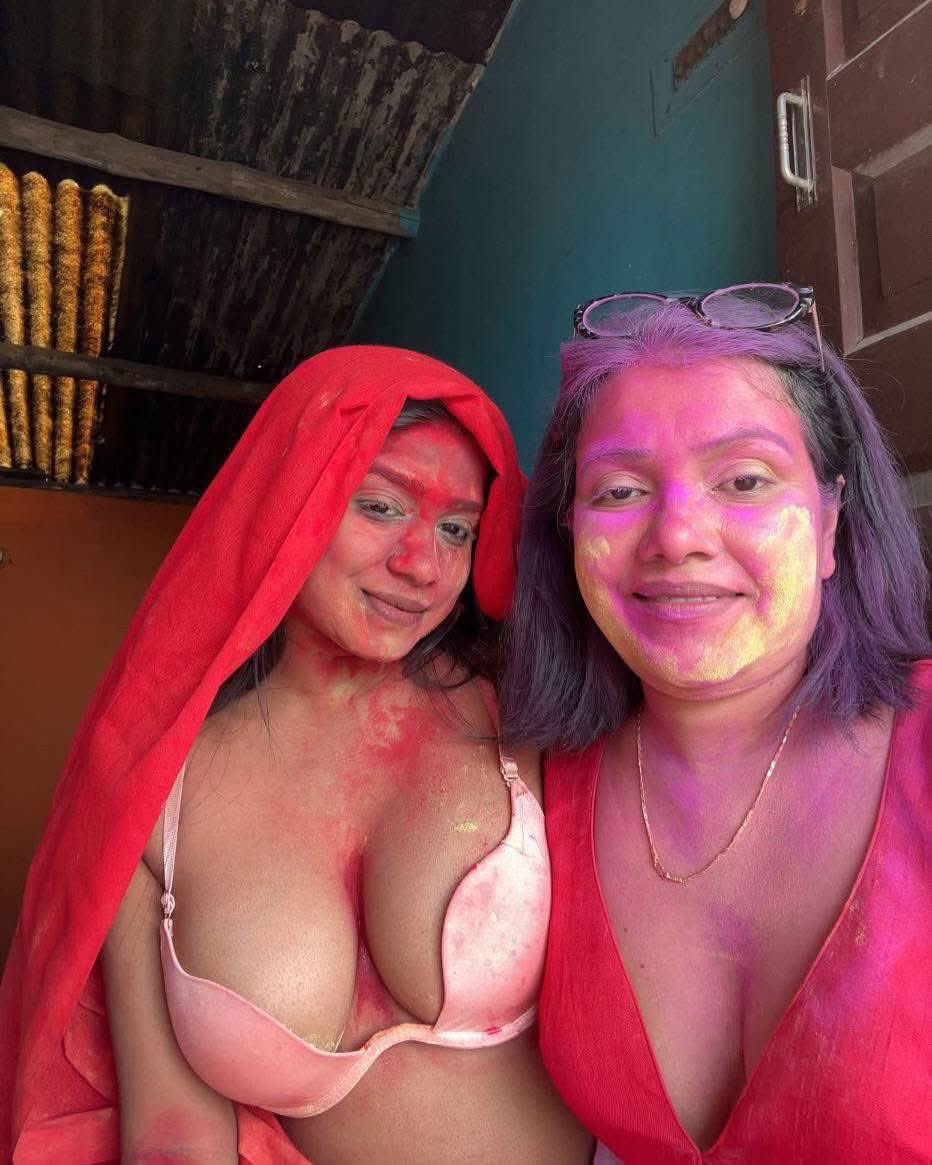 Poojakashyapfb's tweet image. गुब्बारे बड़े हो तो होली खेलने मे ज्यादा मजा आता है😍😍