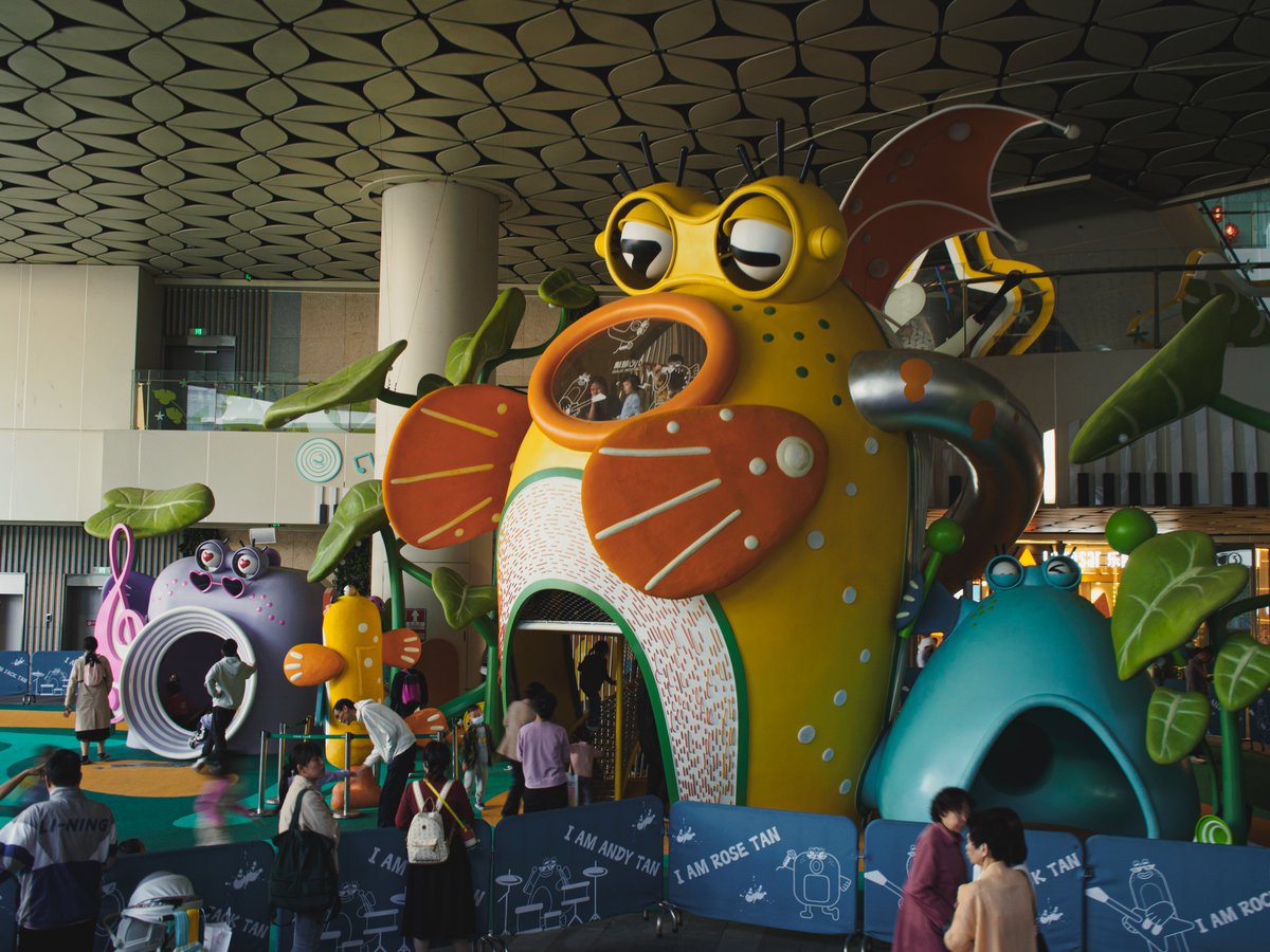 szdaily1's tweet photo. #Shenzhen's #parks are more than just green spaces; they're hubs of childhood joy. 👧👦🛝🤹This week #JoshuaSZFinds shares these wonderful images of #kids enjoying the city's fantastic amusement facilities. #ExploreShenzhen #Playgrounds #HappyKids #childrenfriendly #photography
📸Ins: heysupjosh
X: @Joshua_Fern
Facebook: Joshua Fernandez
