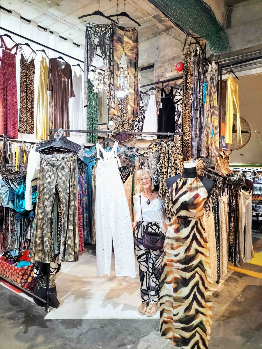 Make this weekend one to remember with your loved ones! 🌟 At Bay Harbour Market, we have something for everyone: from unique crafts to a whole new wardrope. Join us on Friday from 5pm to 9pm and all weekend long! 🎨👚

#FamilyFun #BayHarbourMarket #WeekendEscape