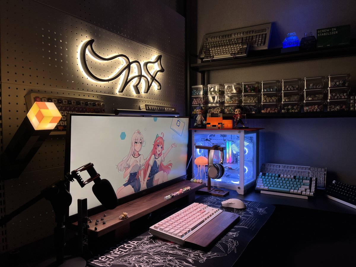 I updated my desktop layout and it made me happy🥰