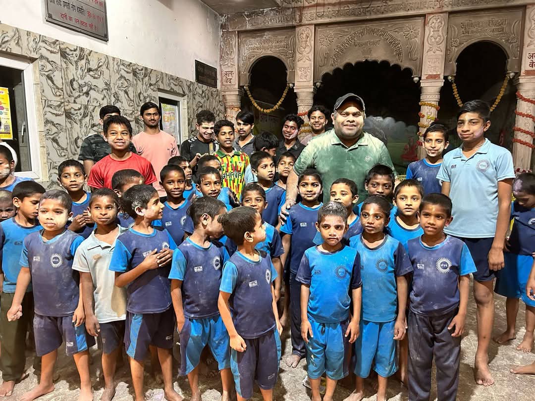 meshivamahuja's tweet photo. "Spreading hope & joy this #Holi! ✨💖 Had an incredible time celebrating with the amazing kids at Arya Gurukul Orphanage. Big thanks to #LiveForOthers for organizing this beautiful event! 🎨🎉 #HappyHoli #SpreadLove"
Thanks to @JatinMakol @karansaluja16 @LiveforOthers7 https://t.co/rSMhmzjLbK