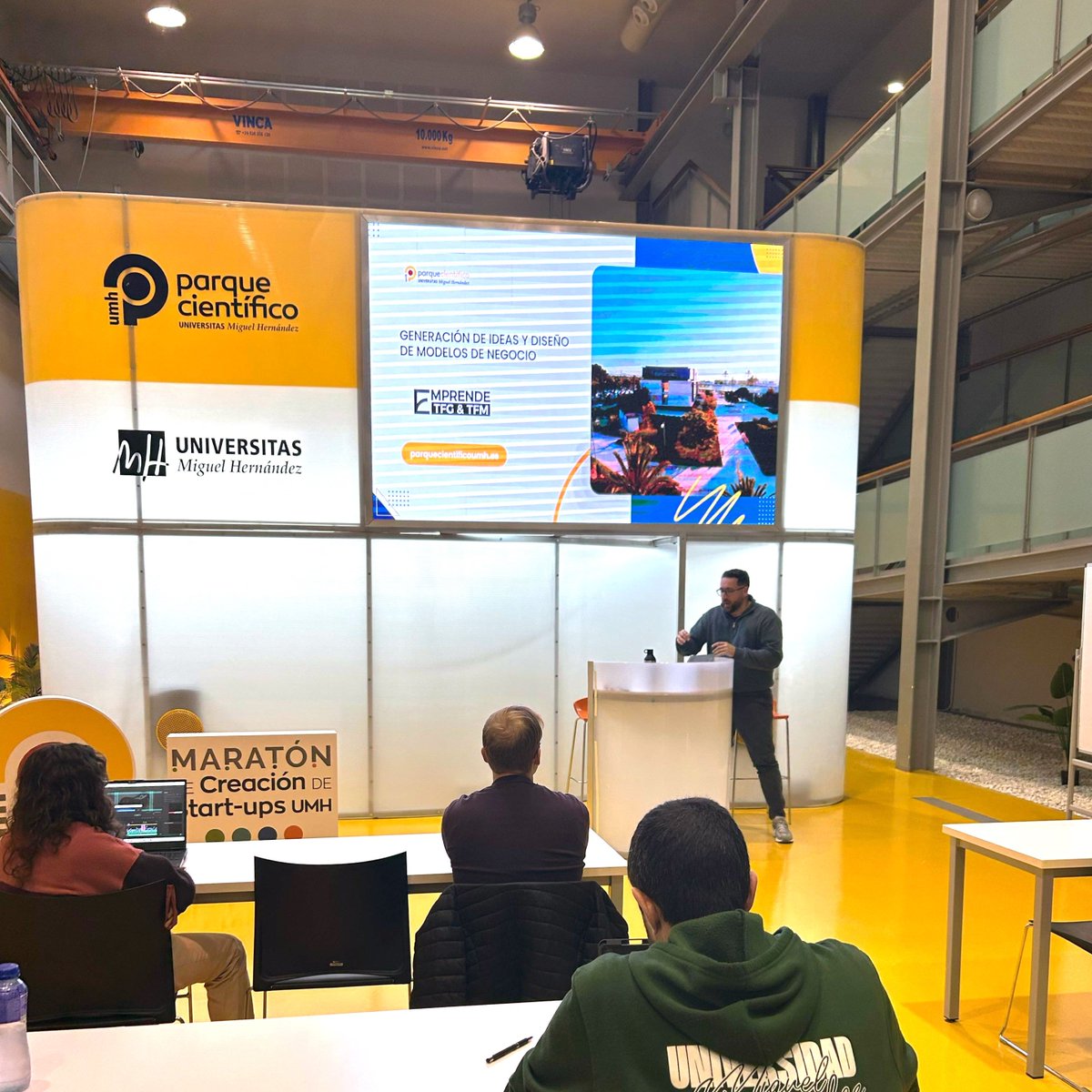 ¡Segunda jornada del programa Emprende TGF-TFM!

En esta sesión hemos trabajado con Vizologi, herramienta de IA de búsqueda de nuevas ideas,  análisis y creación de modelos de negocio. 💻

Financiado por <a href="/GVAeducacio/">GVA Educació</a>.