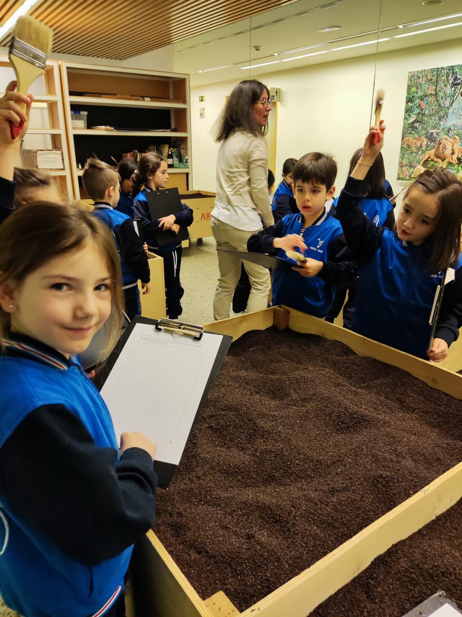 coleJesusMaria's tweet image. 🌍✨ ¡Ayer fue un día increíble para nuestros pequeños exploradores de 1º de primaria! 🚀💖 Fuimos al Museo de la Evolución Humana🌟📚

#MuseoDeLaEvoluciónHumana #ExcursiónEscolar #PequeñosArqueólogos #jesus María