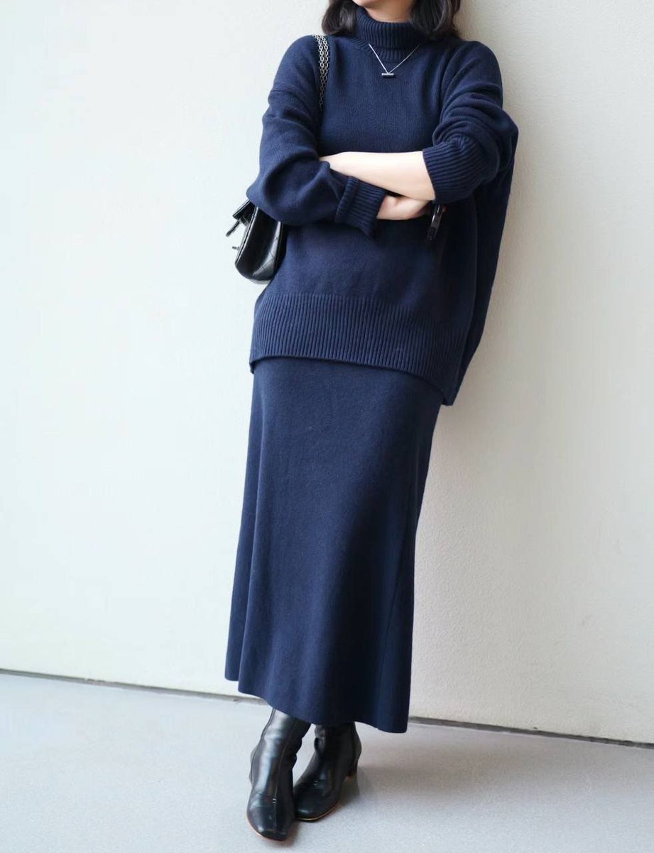 总在人群中笑着，却无人真正懂我心底的那份孤独。

想找一个知己，能静静地听我倾诉，能在无人问津时给我一抹温暖。

你可否是那个懂我的人，陪我走过这寂寞人生？