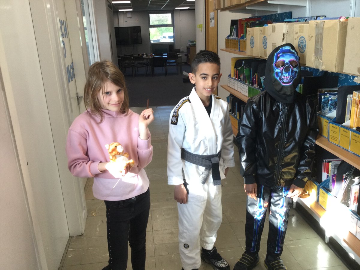 StBartsCofE (@stbartscofe) on Twitter photo Year 3 / Year 4 - Class 9 had a fantastic book day! We had some amazing costumes, listened to some stories and took part in some exciting activities, including a fantastic workshop.
Lots of fun was had by all.
#worldbookday2025
<a href="/AsCreatives/">As Creatives</a> Year 3 / Year 4 - Class 9 had a fantastic book day! We had some amazing costumes, listened to some stories and took part in some exciting activities, including a fantastic workshop.
Lots of fun was had by all.
#worldbookday2025
<a href="/AsCreatives/">As Creatives</a>