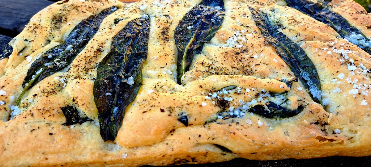 Ivycottagebaker's tweet photo. Good morning bread lovers!
Thank Focaccia its Friday #focacciafriday and fresh foraged Wild Garlic sourdough time!
#supportyourlocalbakery #useitorloseit #independentbusiness #knowyourfoodsource #naturalingredients #freshbread #bread #focaccia #sourdough #realbread https://t.co/tA6KrqO6KI
