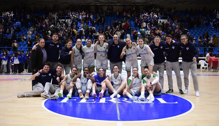 𝙄 𝙉 𝘾 𝙍 𝙀 𝙄́ 𝘽 𝙇 𝙀

🥳<a href="/UniFerrol/">Baxi Ferrol</a> hace 𝙃𝙄𝙎𝙏𝙊𝙍𝙄𝘼 y se mete en la final de la <a href="/EurocupWomen/">EuroCup Women</a> en su primera participación europea.

⚔️Su rival será el <a href="/ESBVALM/">ESBVA-LM</a> francés y los partidos se disputarán el 26 de marzo y el 2 de abril.

¡Enhorabuena ferrolanos/as!