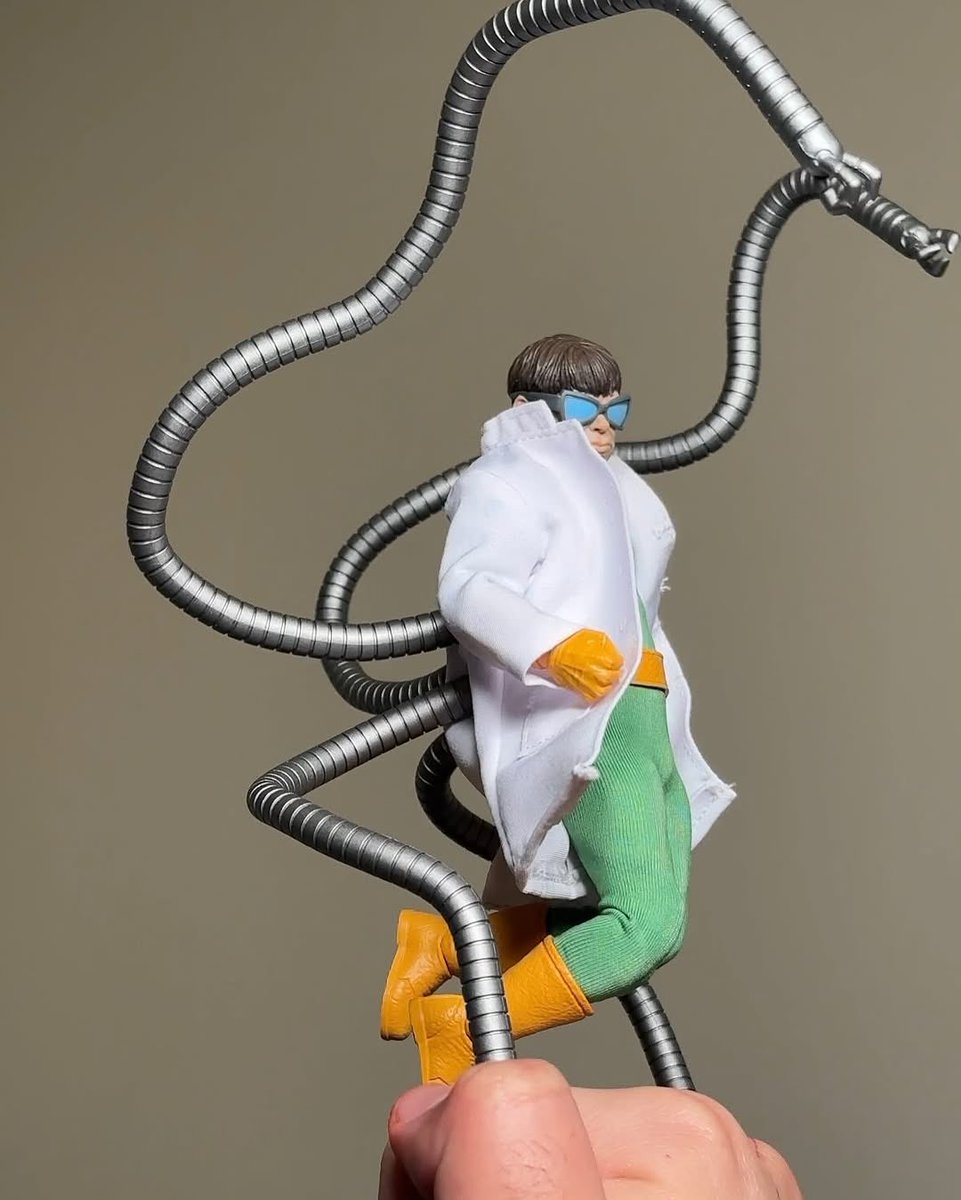 MarvelLegendsHQ's tweet image. Doc Ock by Mezco!

📸: @00moleculeman00 (IG)

#Marvel #MarvelComics #DocOck #SpiderMan #Mezco