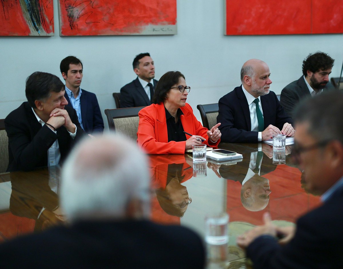 SubPrevDelito's tweet image. El Ministro Álvaro Elizalde y la Subsecretaria Carolina Leitao sostienen encuentro con alcaldes de la Asociación Chilena de Municipalidades (AChM), para abordar temáticas de interés común, entre ellas, el trámite legislativo de la Ley de Seguridad Municipal.