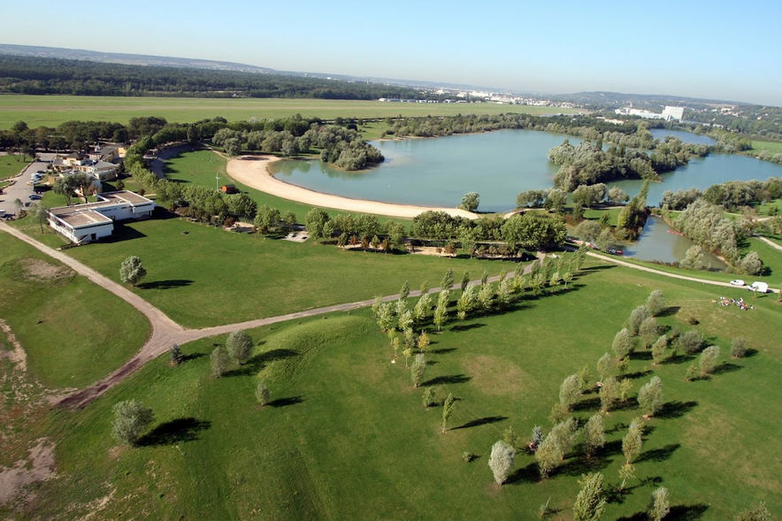 Journée Sport-Santé 🏃‍♀️🏃💪pour nos élèves de 6ième, qui vont pratiquer des activités physiques à la base de loisirs du Val de Seine à l'occasion des championnats de France <a href="/UnssYvelines/">UNSS_78</a>  de cross-country. Une belle expérience sportive en perspective !  <a href="/acversailles/">Académie de Versailles</a> <a href="/SportGOUVGA/">Ministère de la Jeunesse, et des Sports</a>