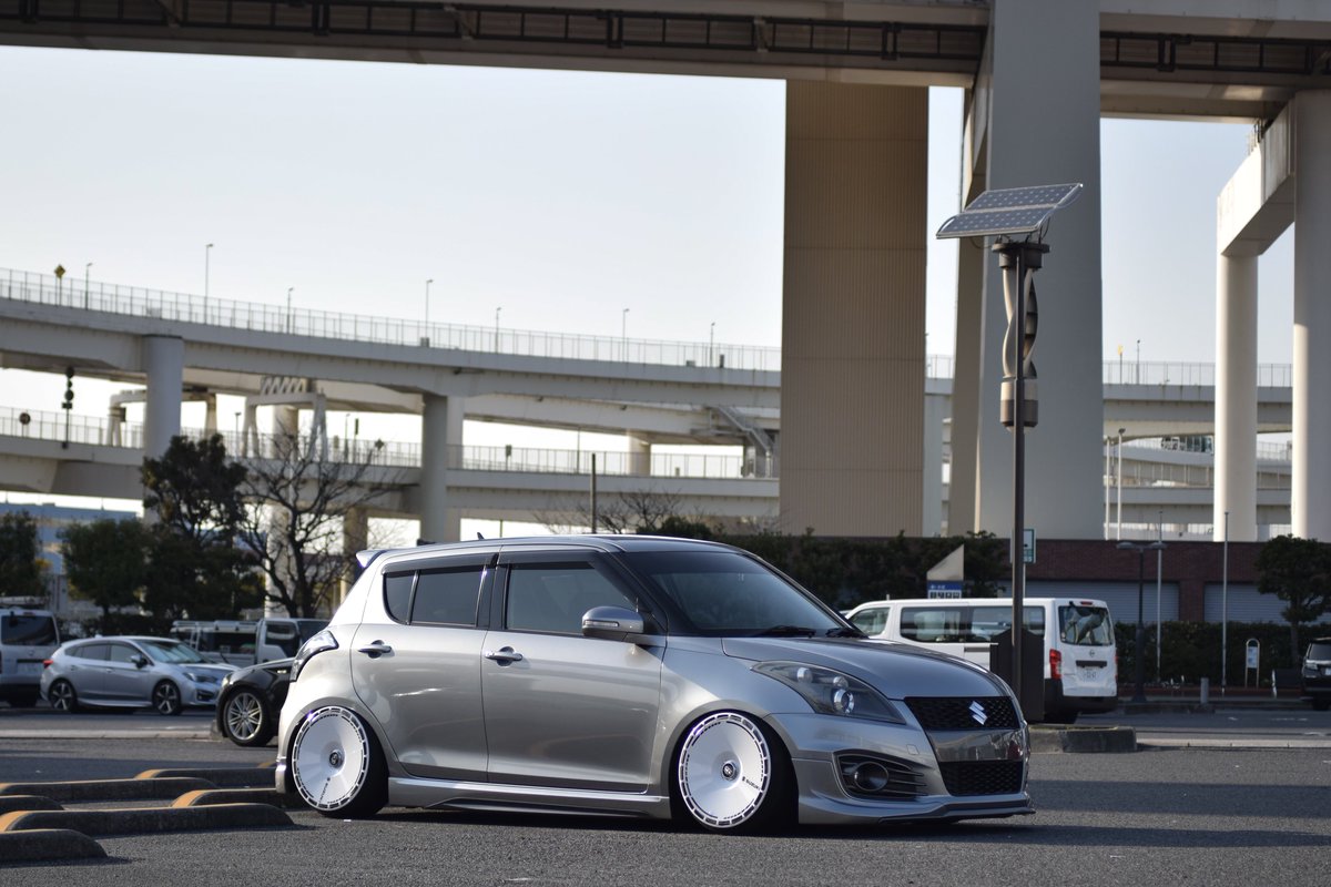 気分転換 テスラ用エアロディスク風キャップを気分転換がてら付けてみ