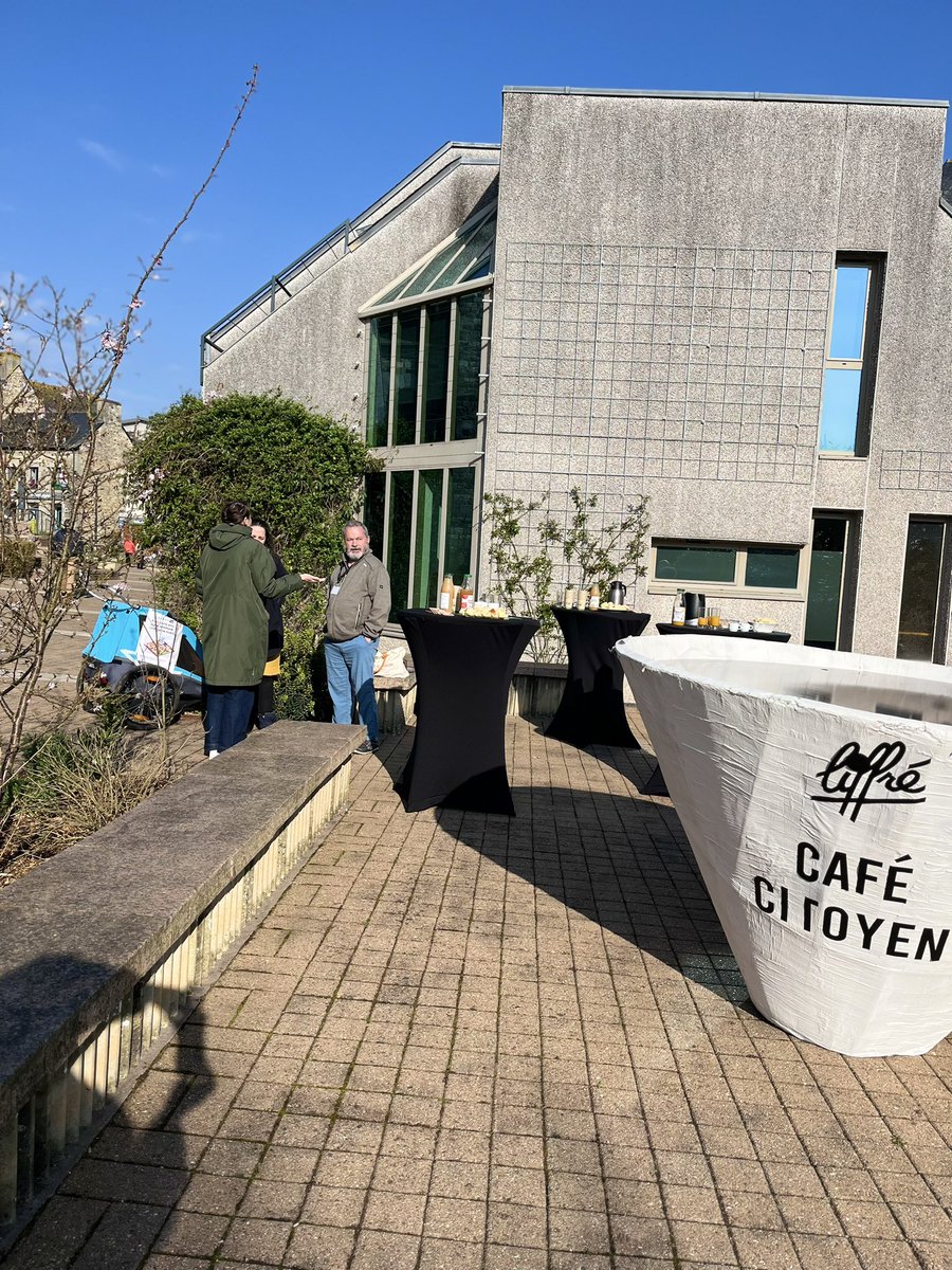 🚀 #Citoyen, bienvenue au #CaféCitoyen ☕ à #Liffré ! Ce vendredi 4/03, retrouvons-nous au marché 🤝

📍 Derrière la mairie, vos élu(e)s vous accueillent pour échanger autour d’un café ☕ et parler de vos idées 💬

Ne manquez pas ce moment convivial !