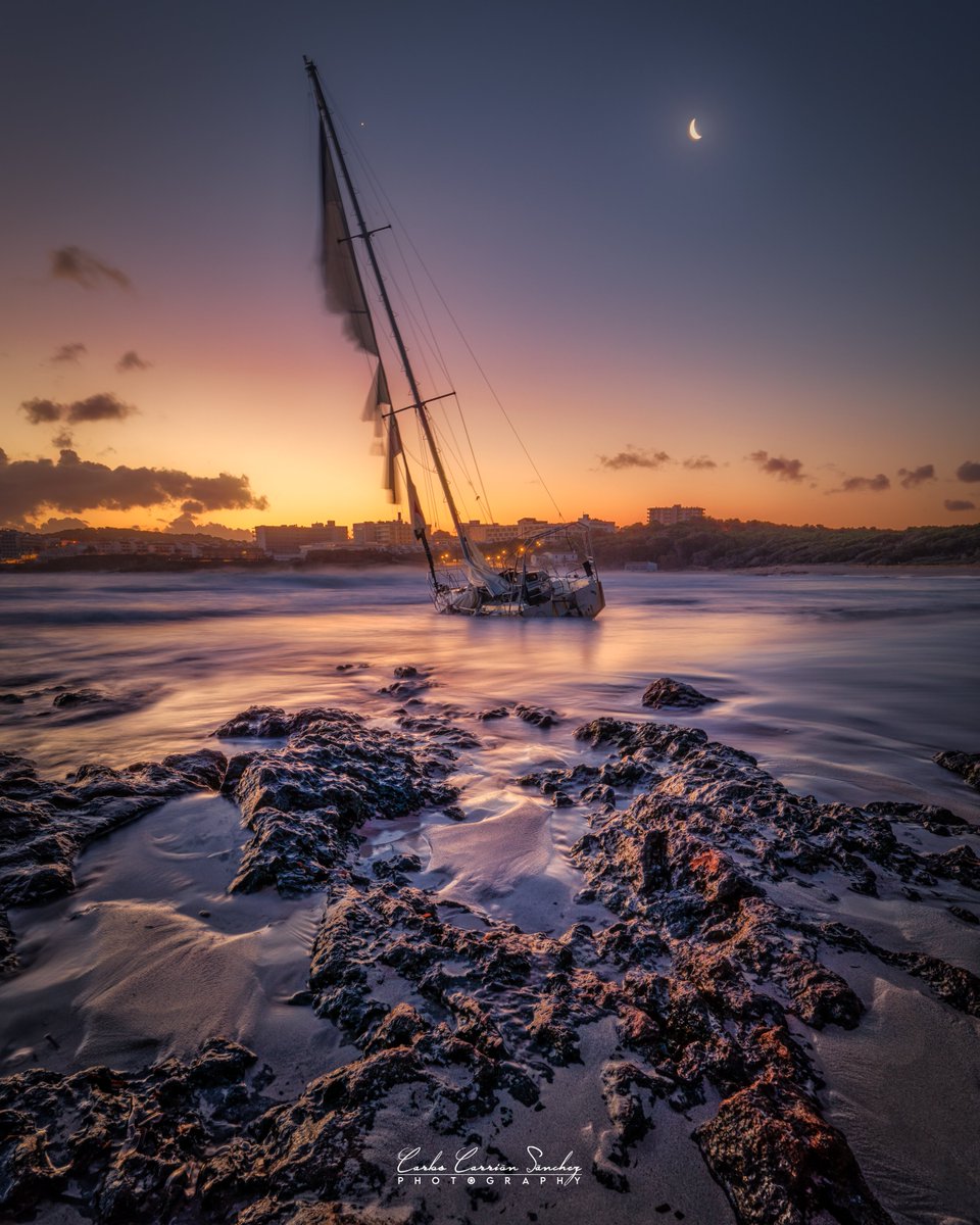 CarlosCarrinSn1's tweet photo. Bon dia! Amanecer en Cala Agulla #Mallorca @VanguardPhotoES @FarosLos
@SonyEspana #cielosESA  @ThePhotoHour @visit_mallorca  @kfconceptglobal #EarthandClouds #PaisajesDelMundo @tiempobrasero 
@hacerfotos #MisFotosDeBaleares @visit_mallorca @NatGeoEsp #StormHour #EarthandClouds https://t.co/OhKrjj7tRF