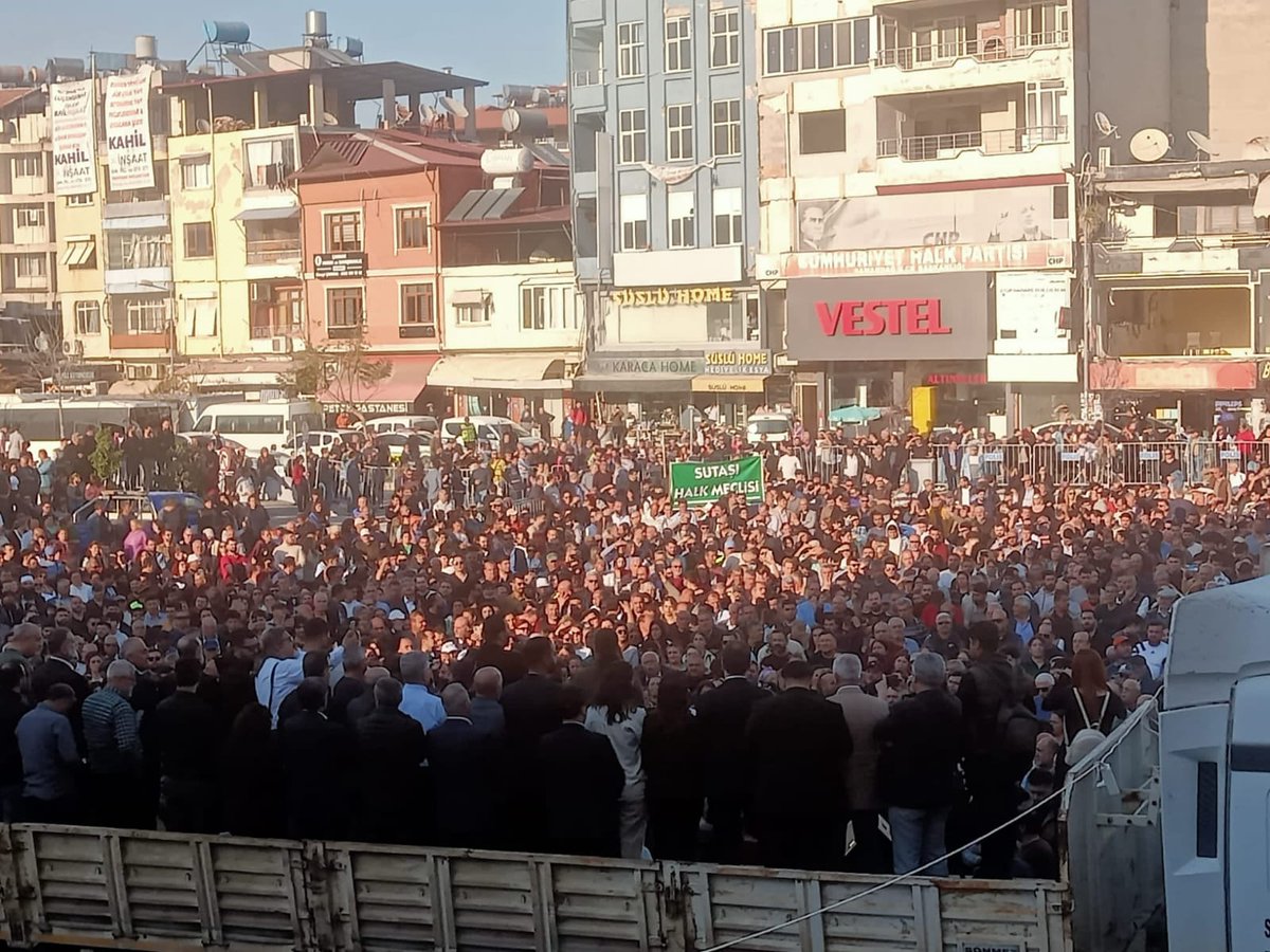 Genel Başkanımı Cuma Erçe ve Alevi kurum başkanları ile siyasi parti temsilcilerinin konuşmalar yaptığı Büyük Alevi Mitingi binlerce yurttaşın katılımıyla Samandağ da yapıldı.