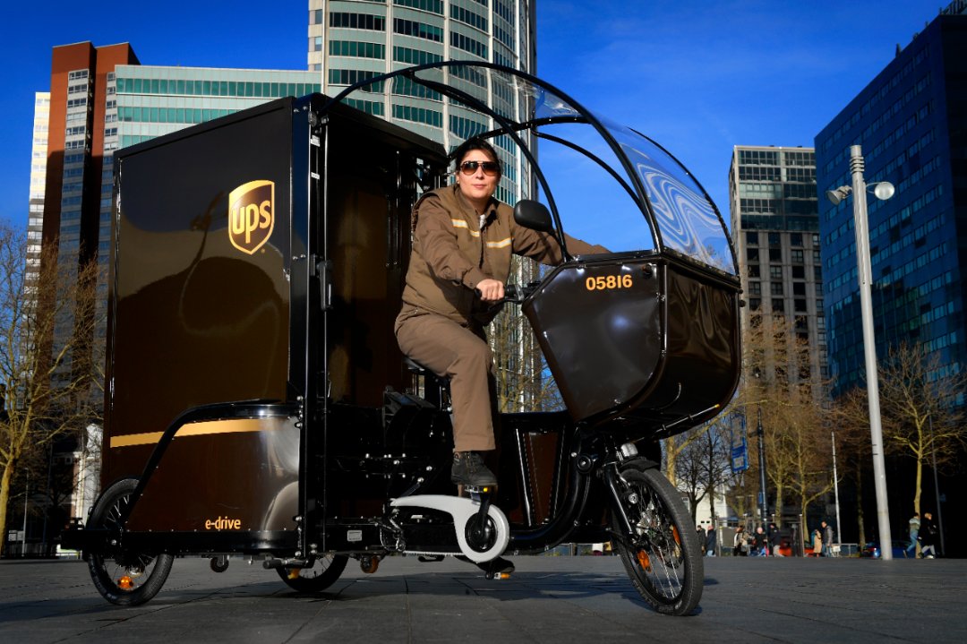 Nachhaltigkeit ist nicht nur ein Versprechen, sondern ein Handlungsplan. Wir tragen die Verantwortung, Nachhaltigkeit in den Mittelpunkt unserer Geschäftstätigkeit zu stellen. Wir bei UPS konzentrieren uns darauf, zielgerichtete Veränderungen zu bewirken: spr.ly/6017LrsIV