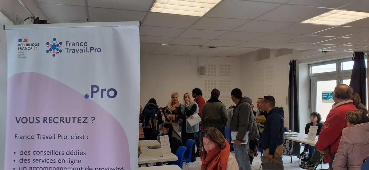 #recrutement 
<a href="/FTravail_OCC/">France Travail Occitanie</a> #Narbonne 
Anticipons les recrutements saisonniers dans l hôtellerie restauration et commerce. 
Nombreux candidats et entretiens d embauche à  #gruissan.