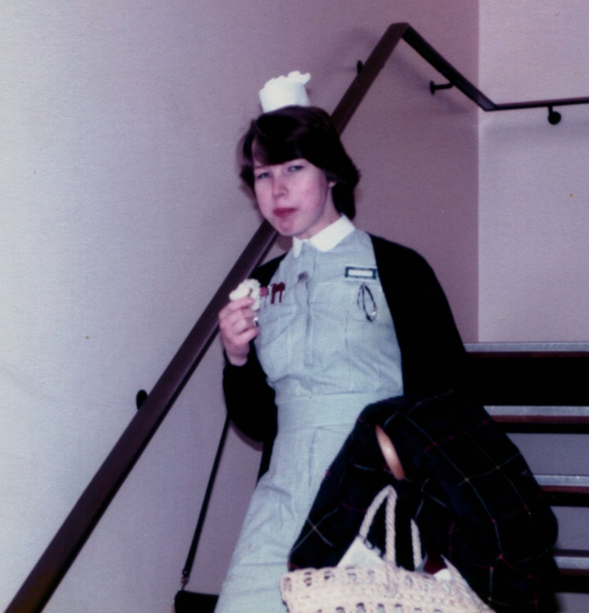 #Nationalcancercnsday 🙌🏻🙌🏻 1982 2nd year student nurse leaving the Rockefeller Nurses Home ⁦<a href="/uclh/">UCLH</a>⁩ to start my shift on an urology ward. That’s where my passion for urology started! ❤️❤️