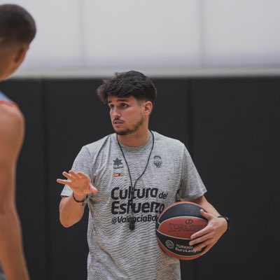 CarlosMartin00's tweet photo. #NuevaFotoDePerfil https://t.co/SwN8ofPCjA