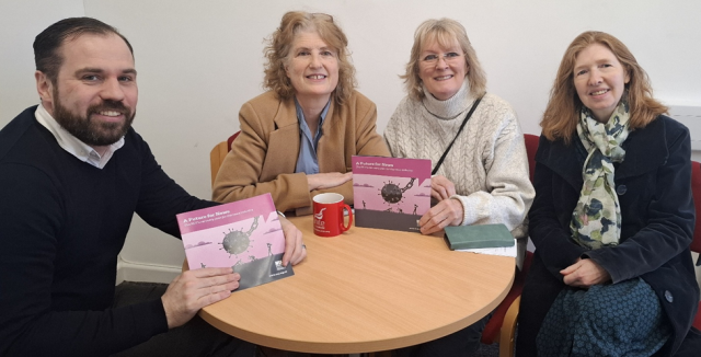 Thanks to #Banbury MP <a href="/SEANLWOODCOCK/">Sean Woodcock MP</a> for meeting with me &amp; <a href="/annawagstaff/">anna wagstaff</a>
of <a href="/OxfordNUJ/">Oxford NUJ</a> &amp; Roseanne Edwards <a href="/banburynews/">Banbury Guardian</a>
to hear our &amp; <a href="/NUJOfficial/">NUJ</a>'s concerns how pressures on local #newspapers are a problem for local #democracy oxfordnuj.wordpress.com/2025/03/11/ban…