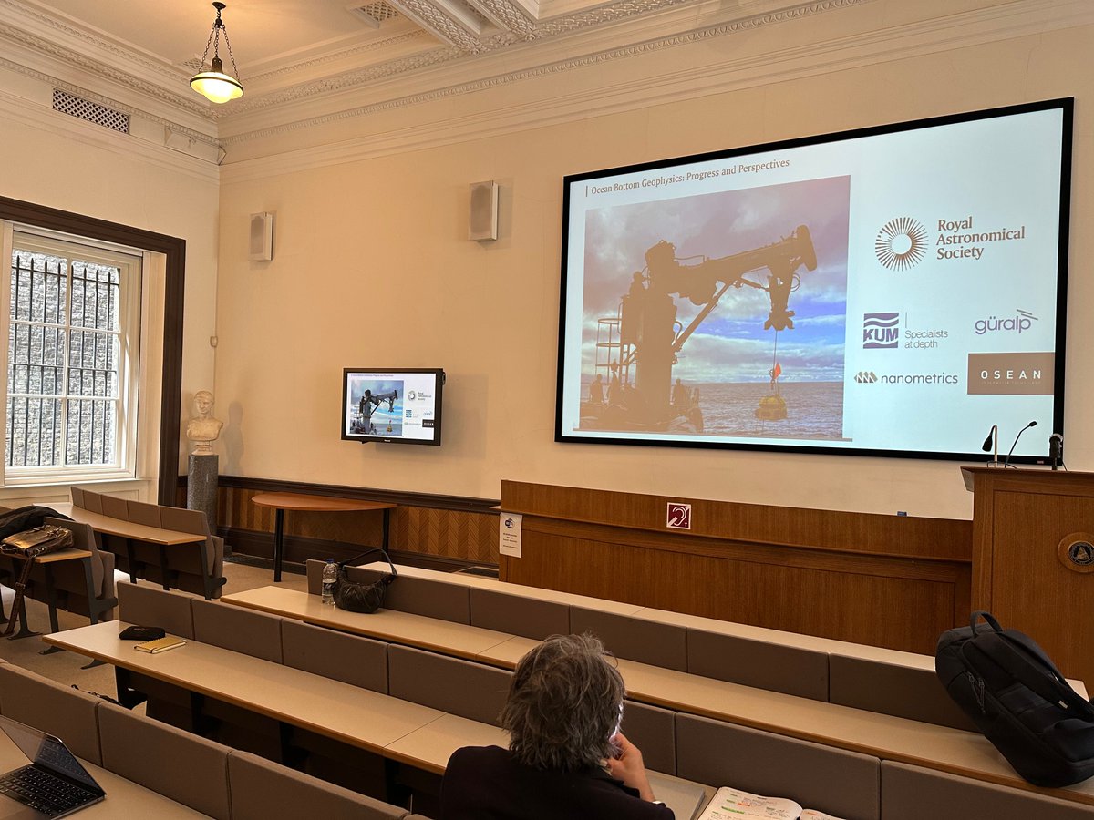 Royal Astronomical Society (@royalastrosoc) on Twitter photo There's a great buzz here this morning for today's Specialist Discussion Meetings at Burlington House!
At the <a href="/RoyalAstroSoc/">Royal Astronomical Society</a> we've got a discussion on ocean bottom geophysics, while at the @geolsoc there's a meeting about extreme stellar populations. 🌊✨ There's a great buzz here this morning for today's Specialist Discussion Meetings at Burlington House!
At the <a href="/RoyalAstroSoc/">Royal Astronomical Society</a> we've got a discussion on ocean bottom geophysics, while at the @geolsoc there's a meeting about extreme stellar populations. 🌊✨